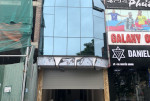 Cho thuê tòa nhà văn phòng mặt phố Phan Văn Trường. DT 80m2, 7 tầng, 1 hầm