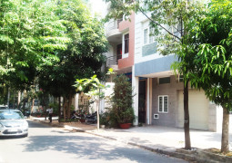 Khu nhà phố Hưng Gia