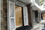 Bán Nhà Xây Mới Cực Đẹp – Đường Cầu Giấy – 43m 5 Tầng Giá 6.6 Tỷ - Ngõ Nông Thông Tứ Phía.