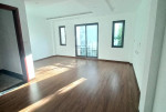 Quận Hai Bà Trưng, phố trần khát chân. DT 40m x 5 tầng . Tổng 3 ngủ . Giá chào 5,8 tỷ ( có thương lượng)